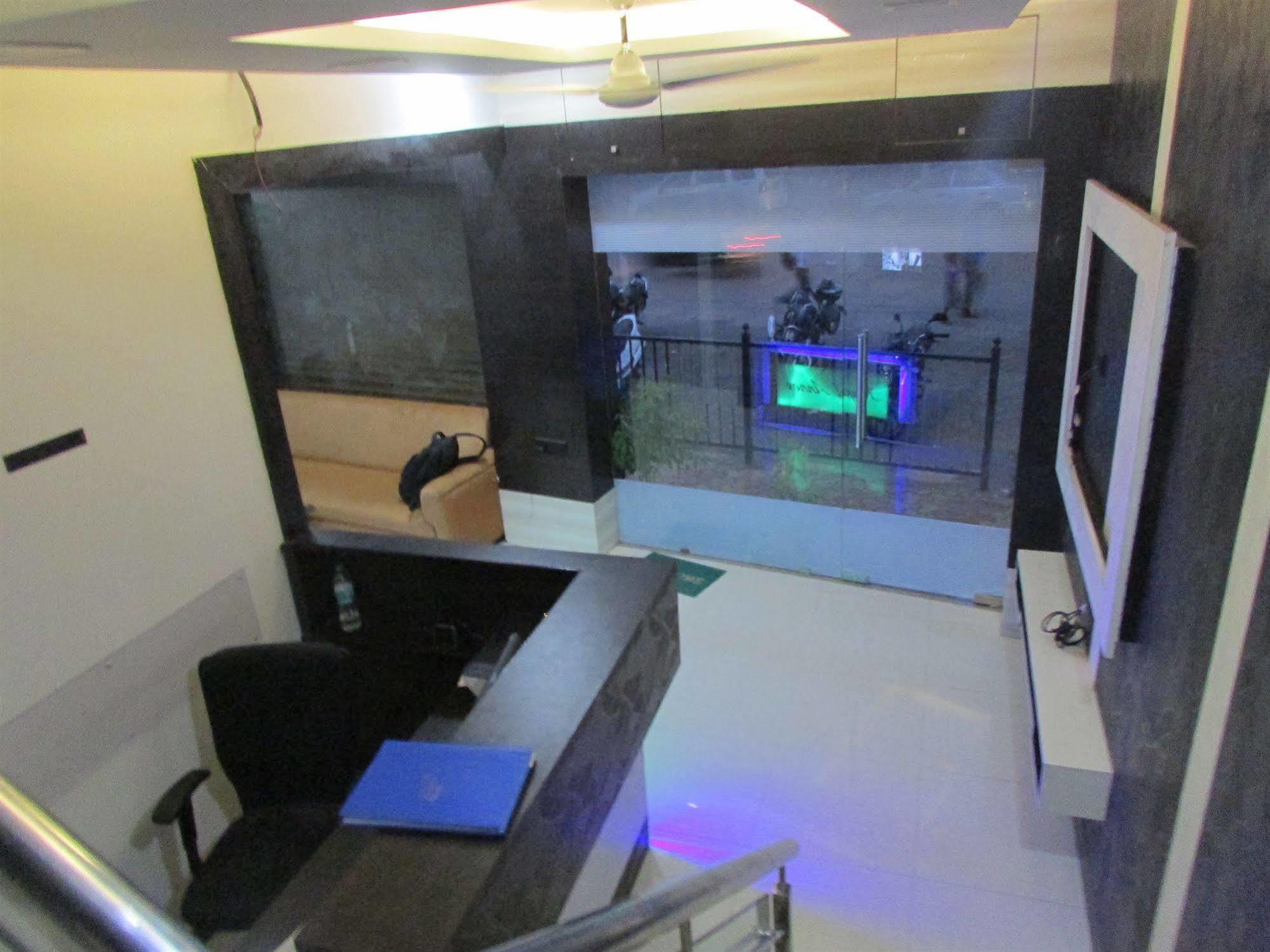ホテル Royal Annex ムンバイ エクステリア 写真